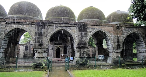 Jafar Khan Ghazi Mosque, Tribeni